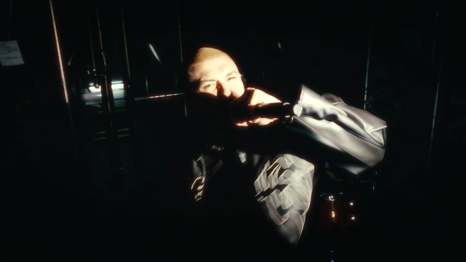 Image 5 sur 11 — Igor ft Web — Zéro Concessions